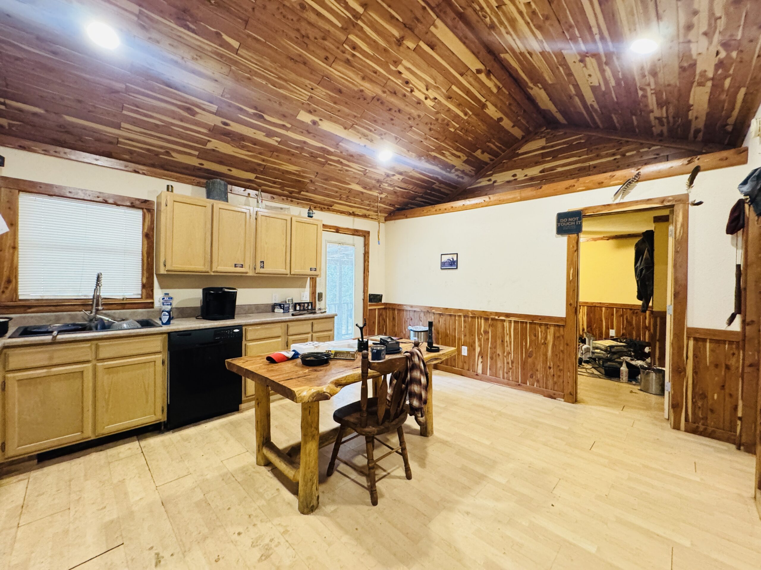 LOG CABIN AND HUNTING LAND FOR SALE IN NORTH CENTRAL ARKANSAS