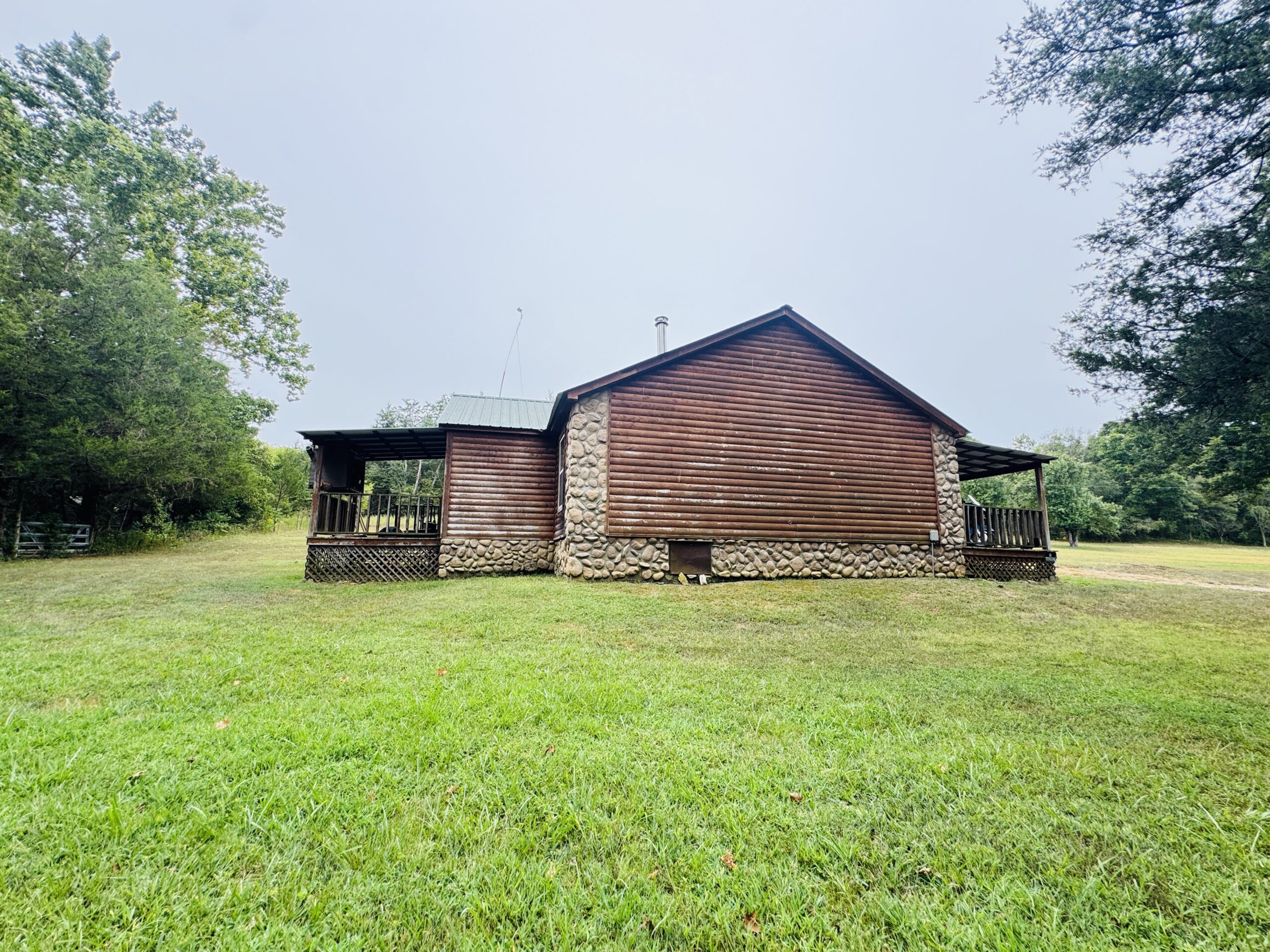 LOG CABIN AND HUNTING LAND FOR SALE IN NORTH CENTRAL ARKANSAS