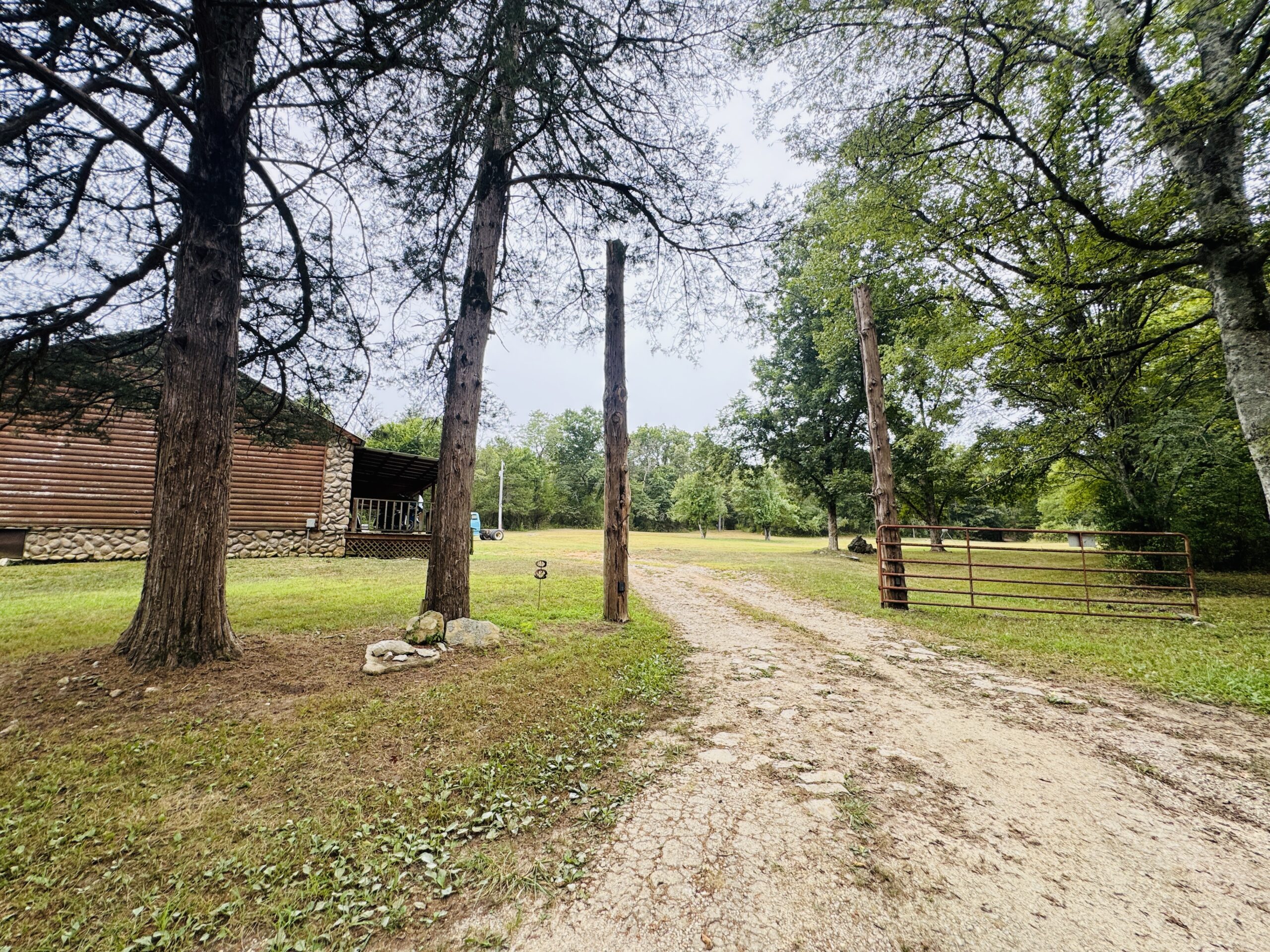 LOG CABIN AND HUNTING LAND FOR SALE IN NORTH CENTRAL ARKANSAS