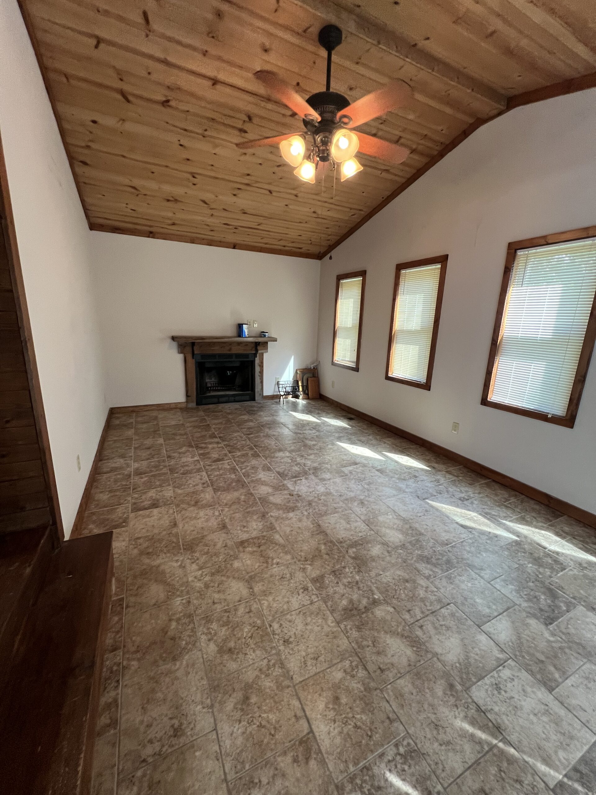 Country Home with 20 m/l acres in Putnam County, MO