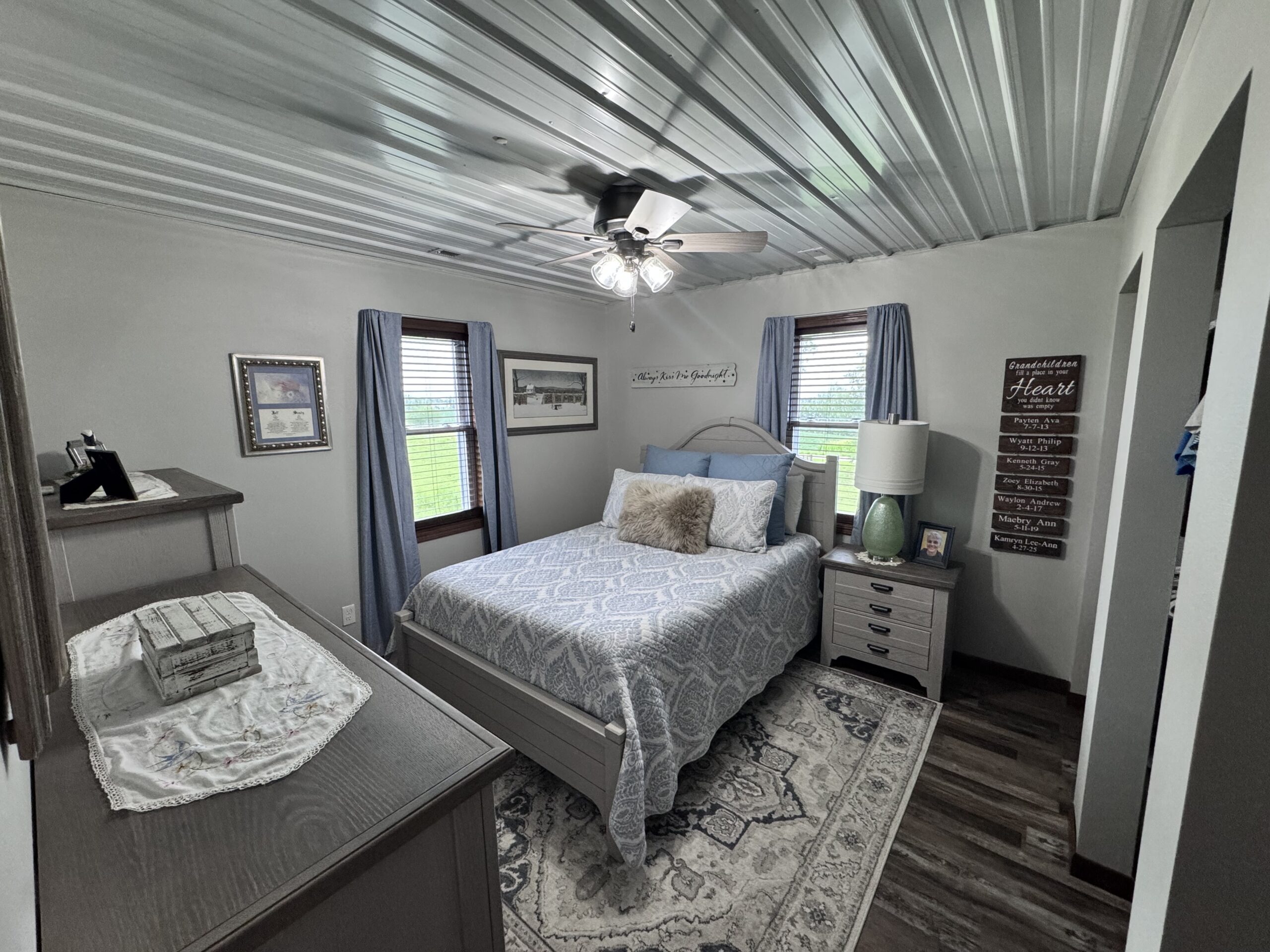 Dream Countryside Home + Guest Home in Moulton, IA