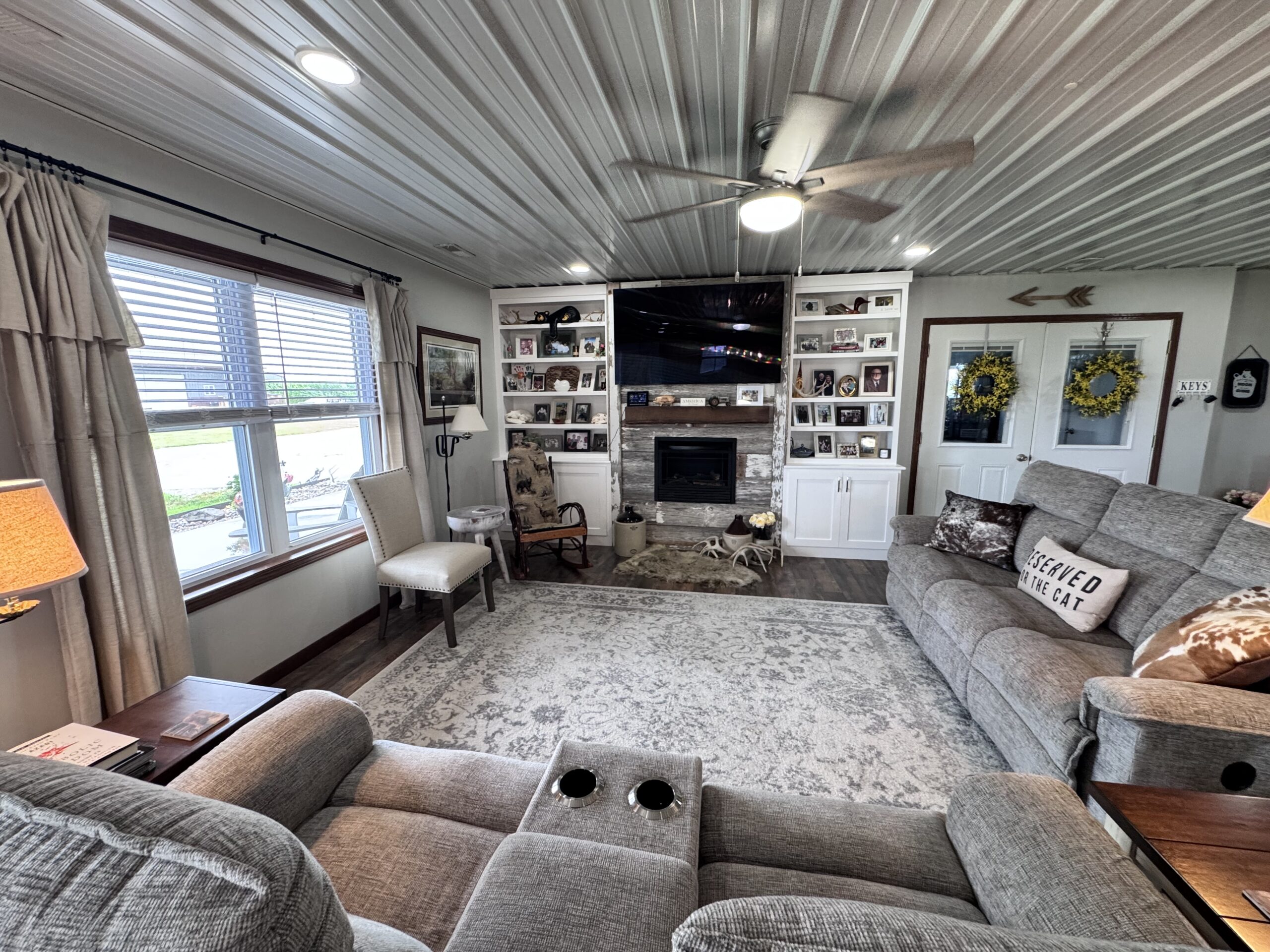 Dream Countryside Home + Guest Home in Moulton, IA