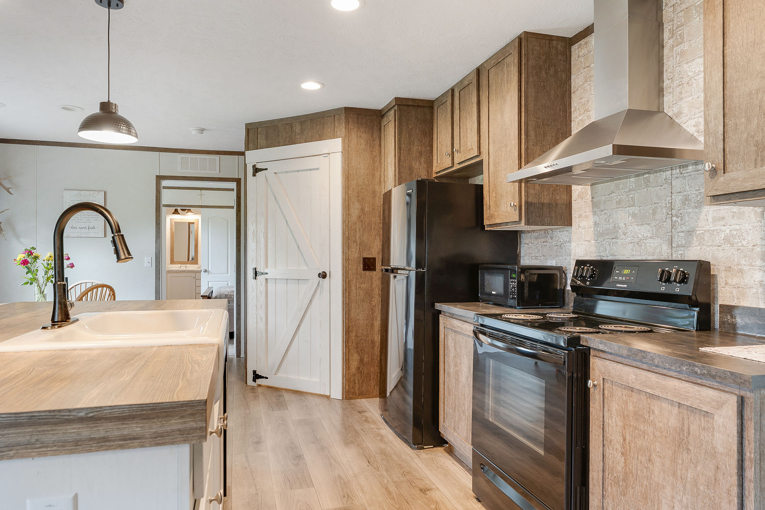 48.7+/- Acres Featuring a 2022 Single Wide Mobile Home Montello WI
