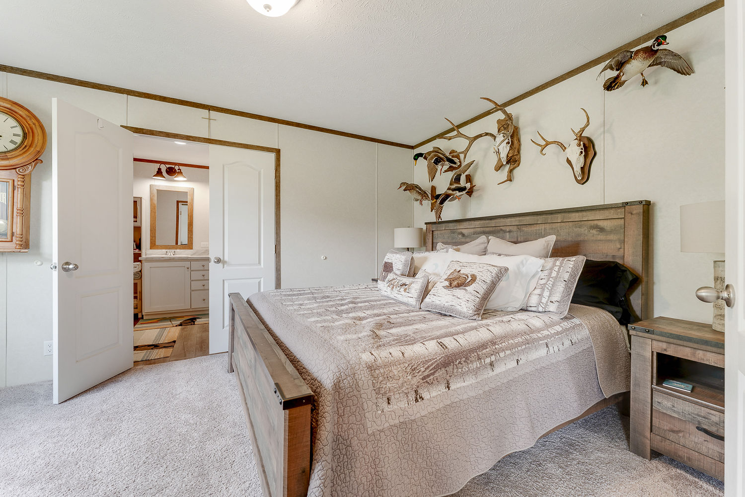 48.7+/- Acres Featuring a 2022 Single Wide Mobile Home Montello WI