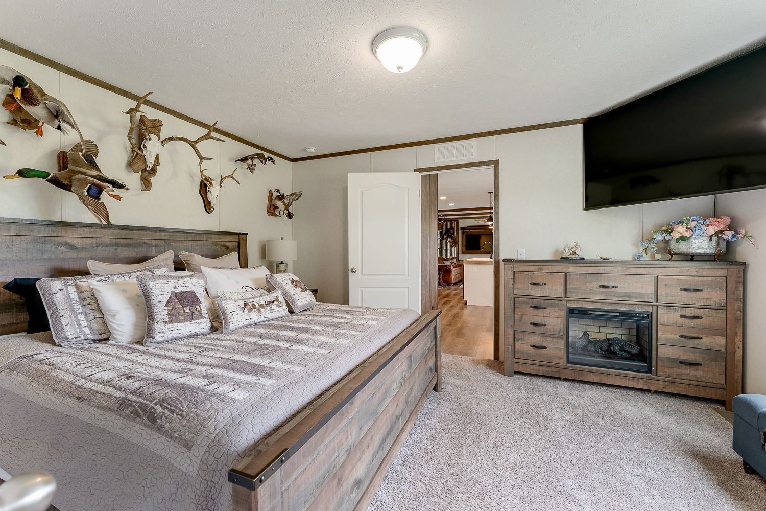 48.7+/- Acres Featuring a 2022 Single Wide Mobile Home Montello WI