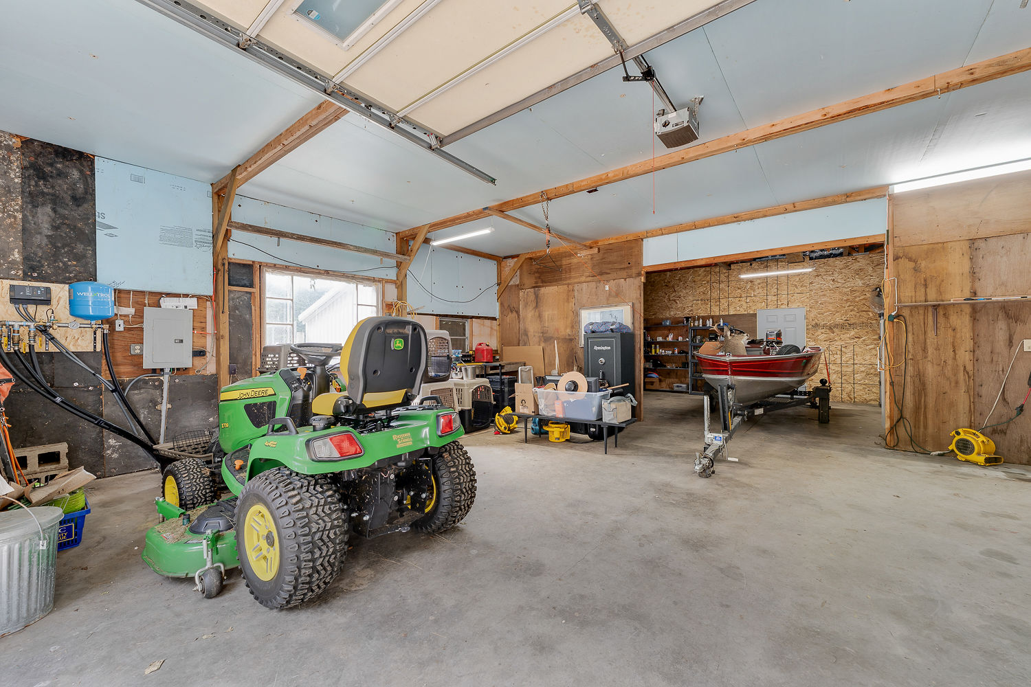 48.7+/- Acres Featuring a 2022 Single Wide Mobile Home Montello WI