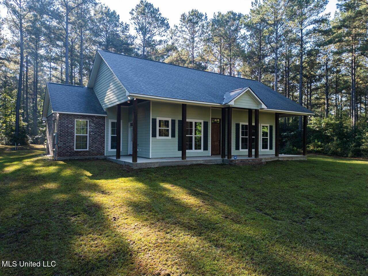 113 Acres Hunting Land with Home in Amite County, MS