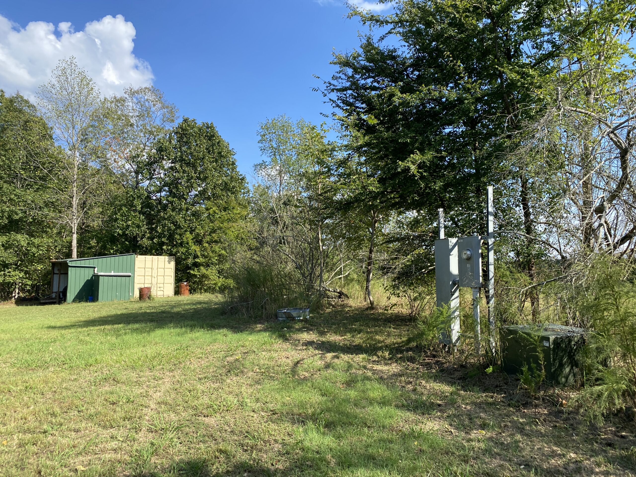 HUNTING CAMP FOR SALE IN TN. CABIN & STORAGE, 58 ACRES+/-