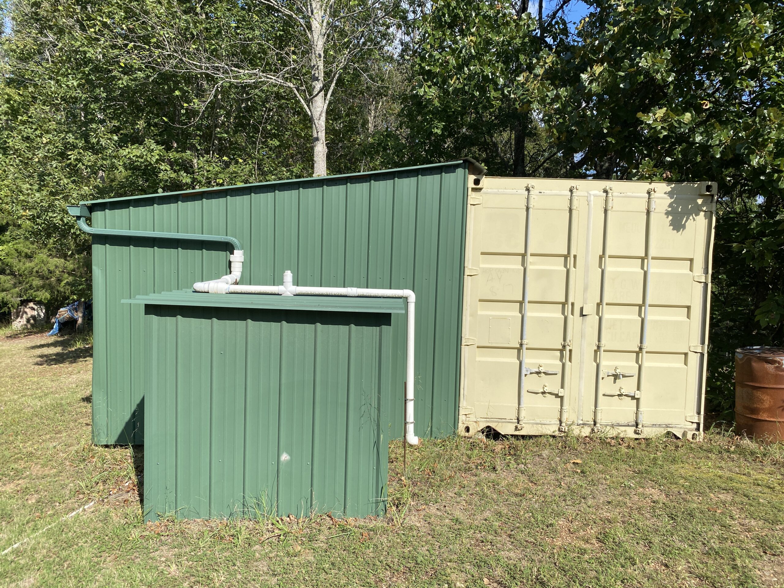 HUNTING CAMP FOR SALE IN TN. CABIN & STORAGE, 58 ACRES+/-