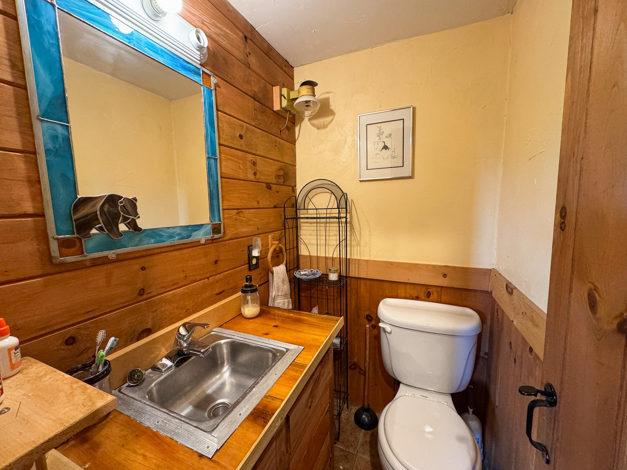 Off-Grid Log Home on 33.4 Acres