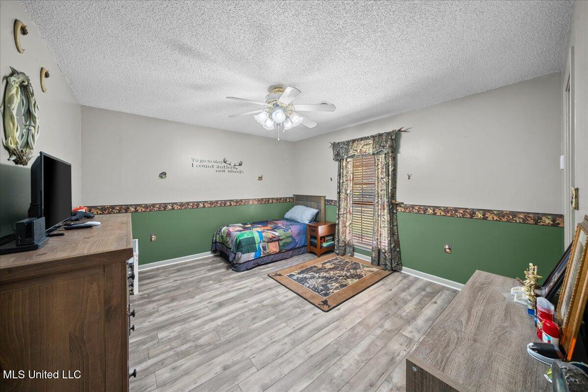 Pike Co Home with 125 Acres in North Pike School District