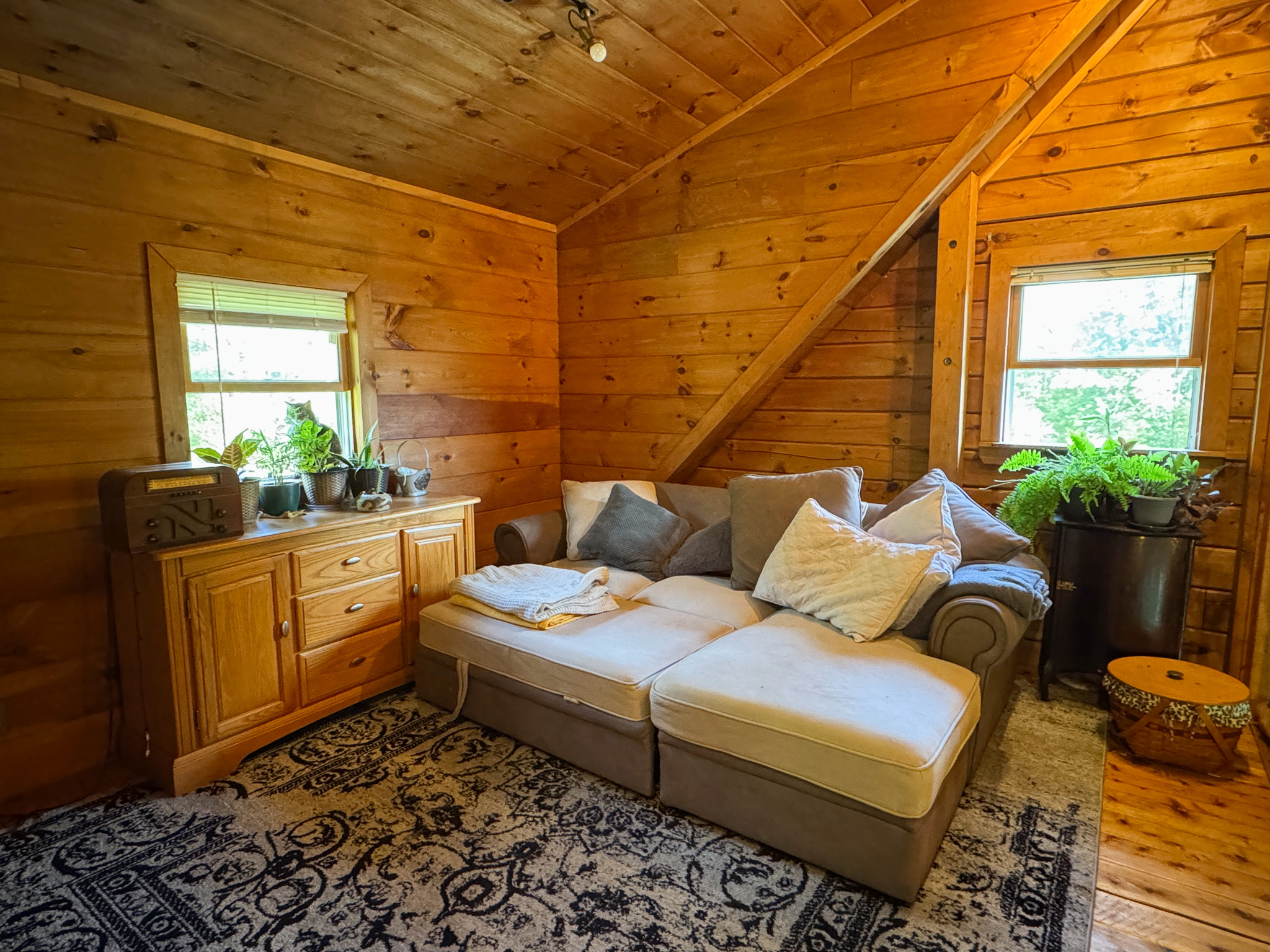 Off-Grid Log Home on 33.4 Acres