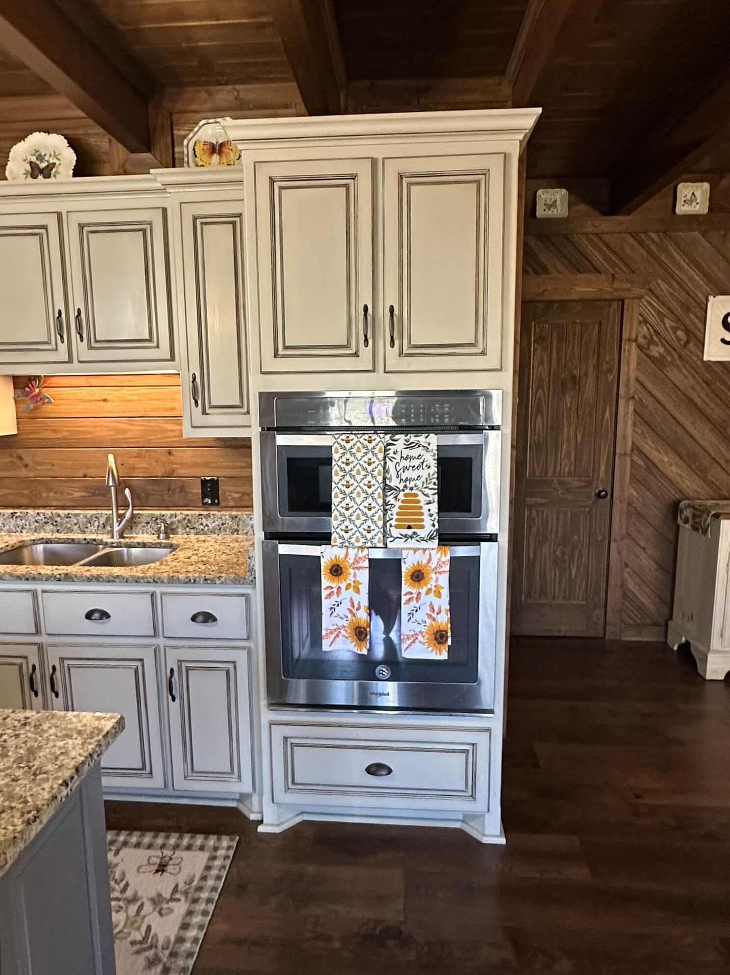 RIVER FRONT HOME W/ UNRESTRICTED ACREAGE FOR SALE IN TN ON TENNESSEE RIVER, DEER & TURKEY HUNTING