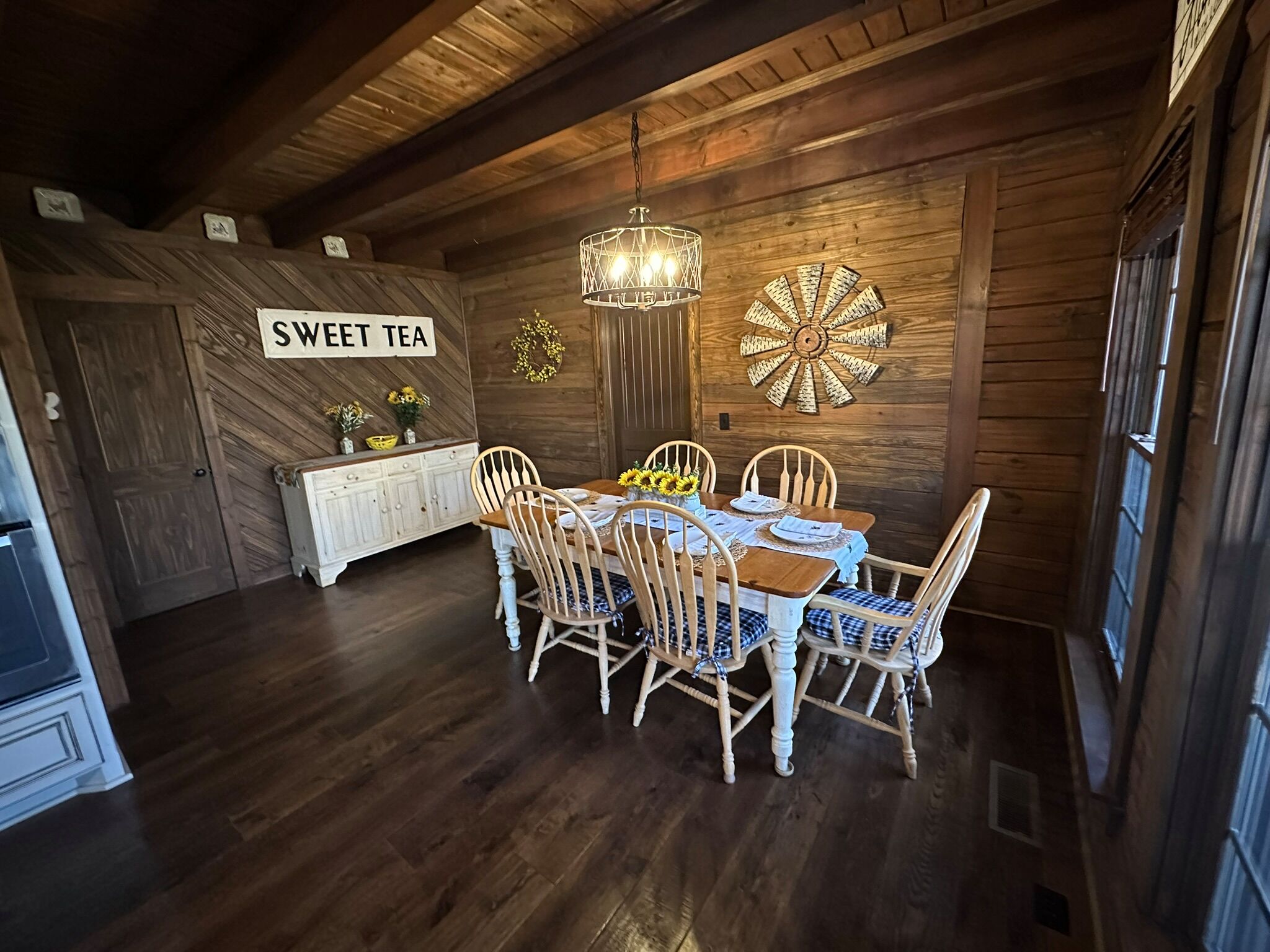 RIVER FRONT HOME W/ UNRESTRICTED ACREAGE FOR SALE IN TN ON TENNESSEE RIVER, DEER & TURKEY HUNTING