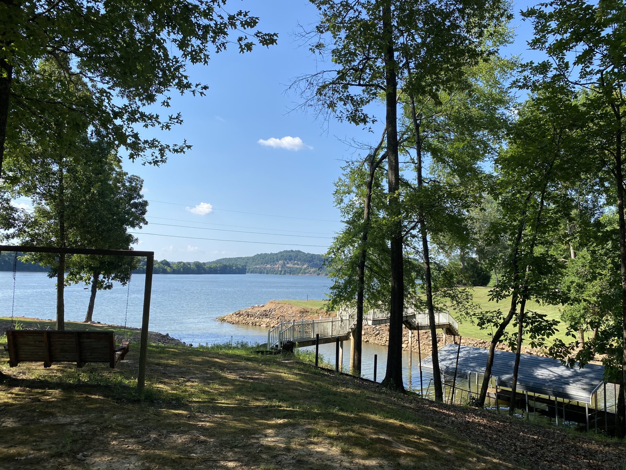 RIVER FRONT HOME W/ UNRESTRICTED ACREAGE FOR SALE IN TN ON TENNESSEE RIVER, DEER & TURKEY HUNTING