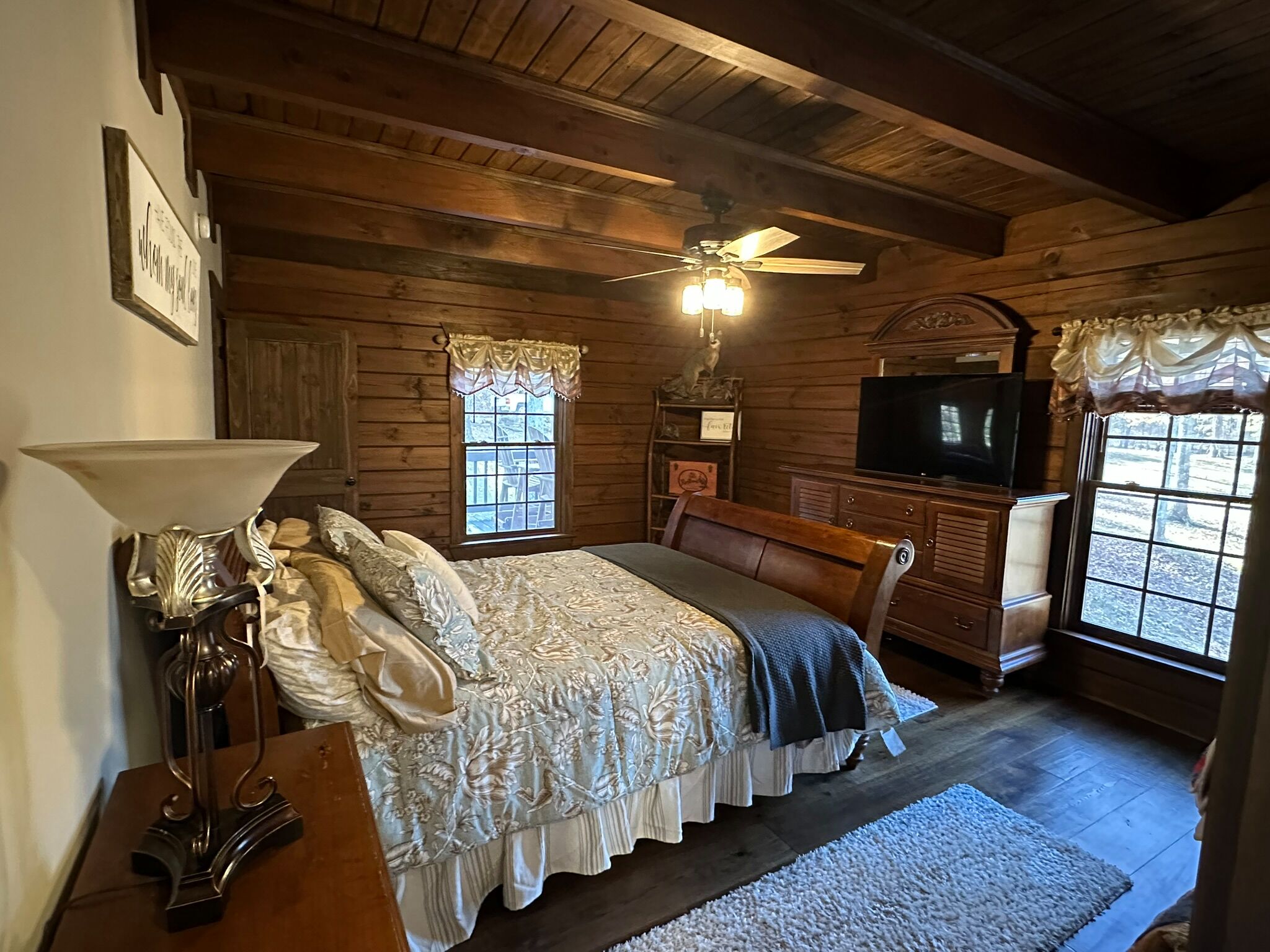 RIVER FRONT HOME W/ UNRESTRICTED ACREAGE FOR SALE IN TN ON TENNESSEE RIVER, DEER & TURKEY HUNTING