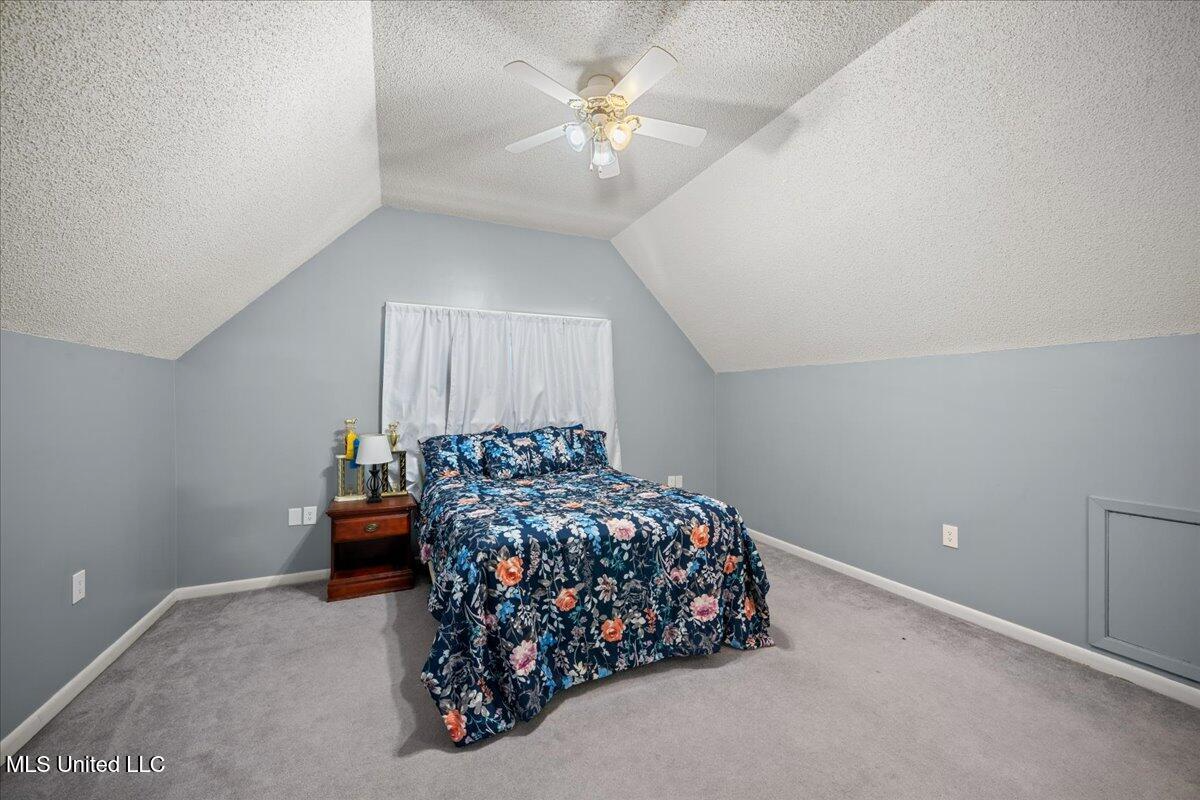 Pike Co Home with 125 Acres in North Pike School District