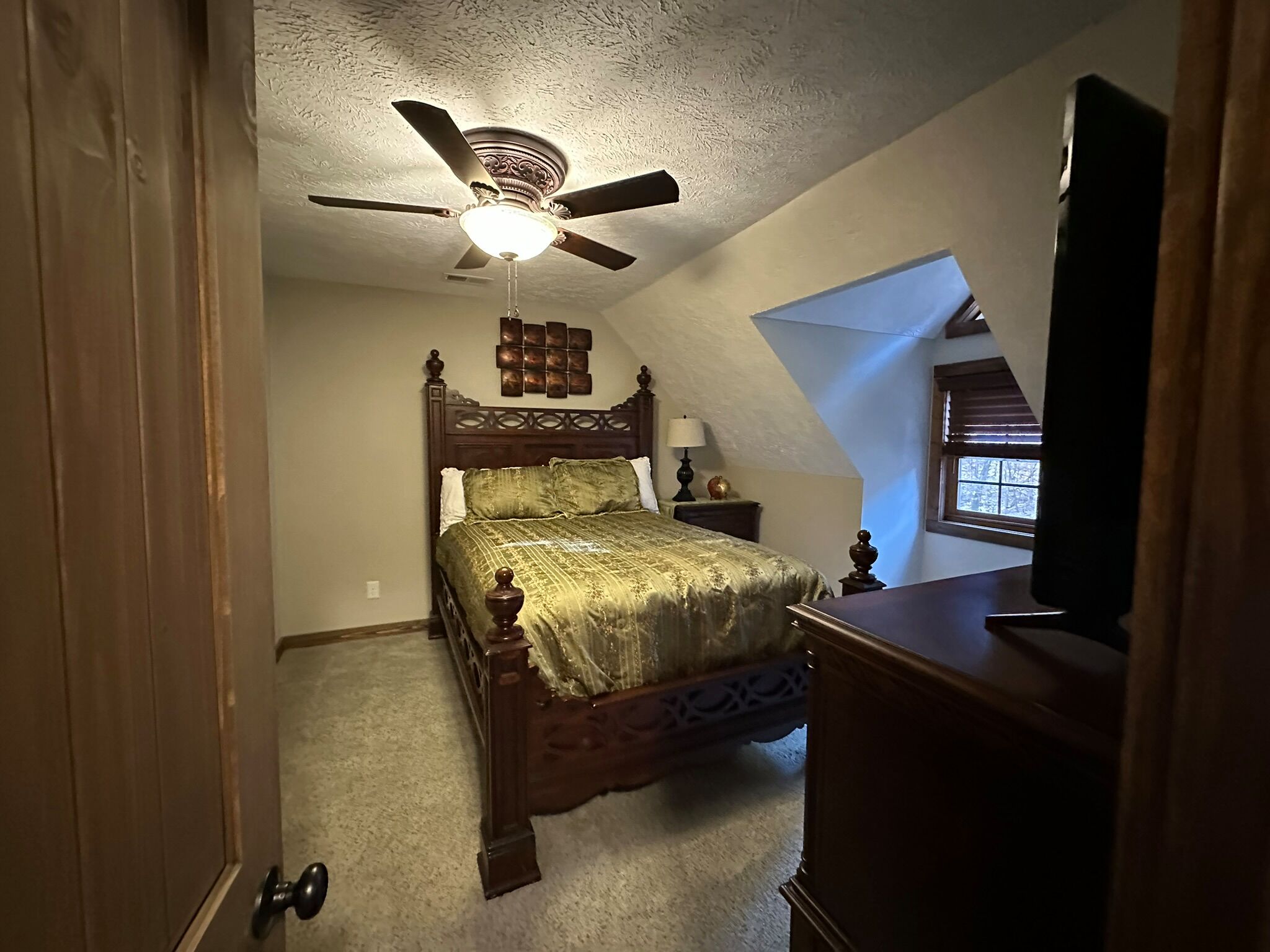 RIVER FRONT HOME W/ UNRESTRICTED ACREAGE FOR SALE IN TN ON TENNESSEE RIVER, DEER & TURKEY HUNTING