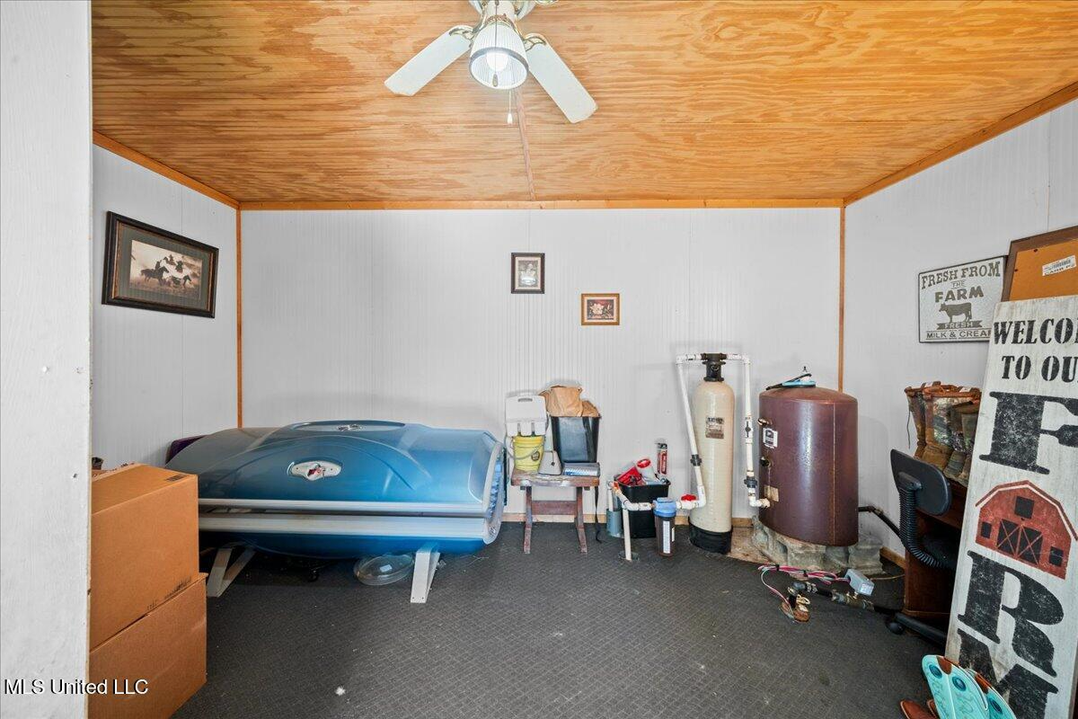 Pike Co Home with 125 Acres in North Pike School District