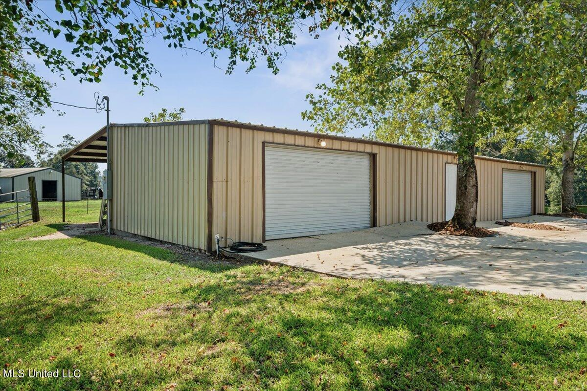 Pike Co Home with 125 Acres in North Pike School District