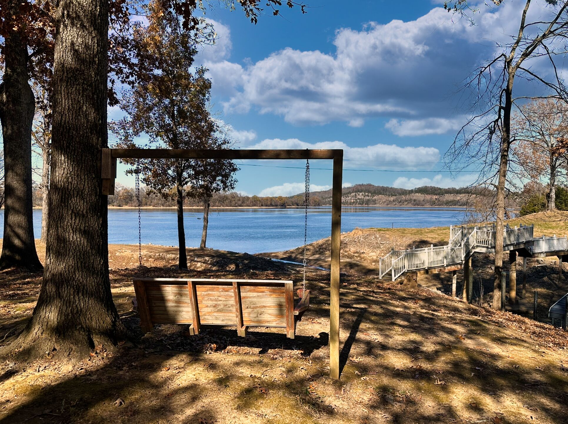 RIVER FRONT HOME W/ UNRESTRICTED ACREAGE FOR SALE IN TN ON TENNESSEE RIVER, DEER & TURKEY HUNTING
