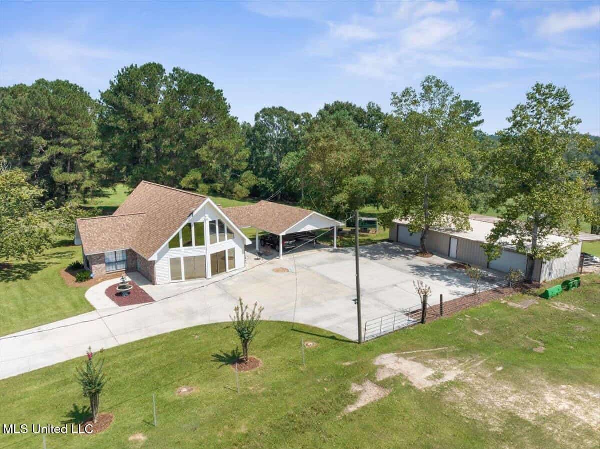 Pike Co Home with 125 Acres in North Pike School District