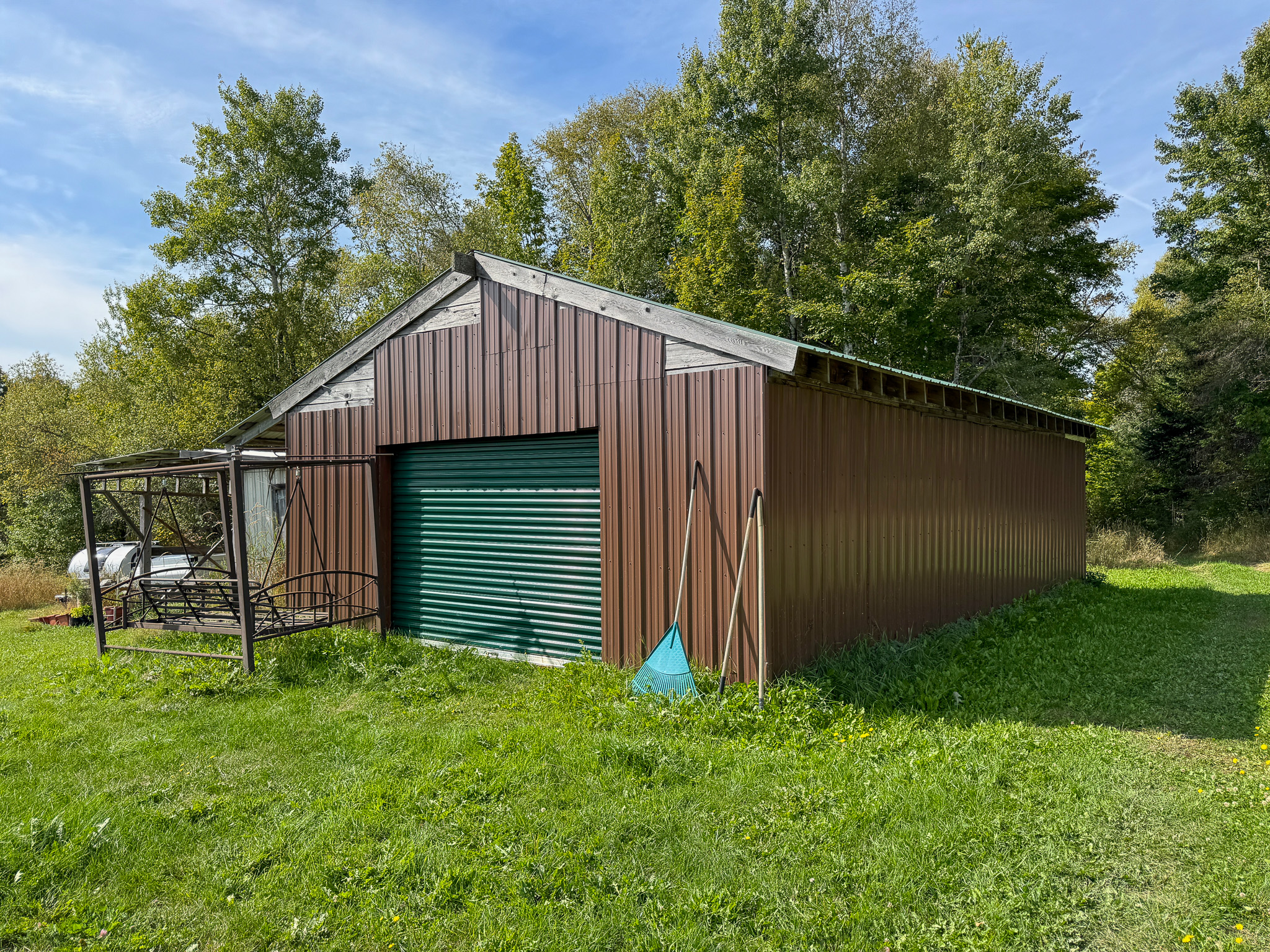 Off-Grid Log Home on 33.4 Acres
