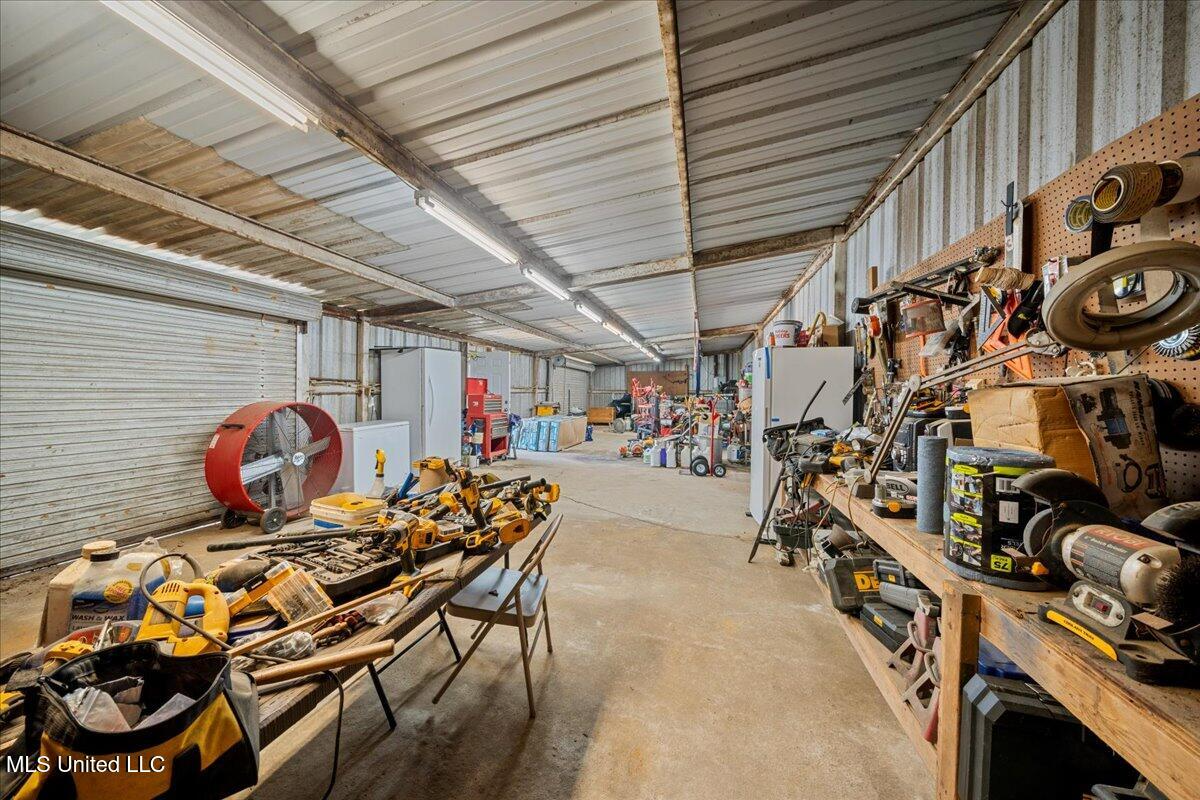 Pike Co Home with 125 Acres in North Pike School District