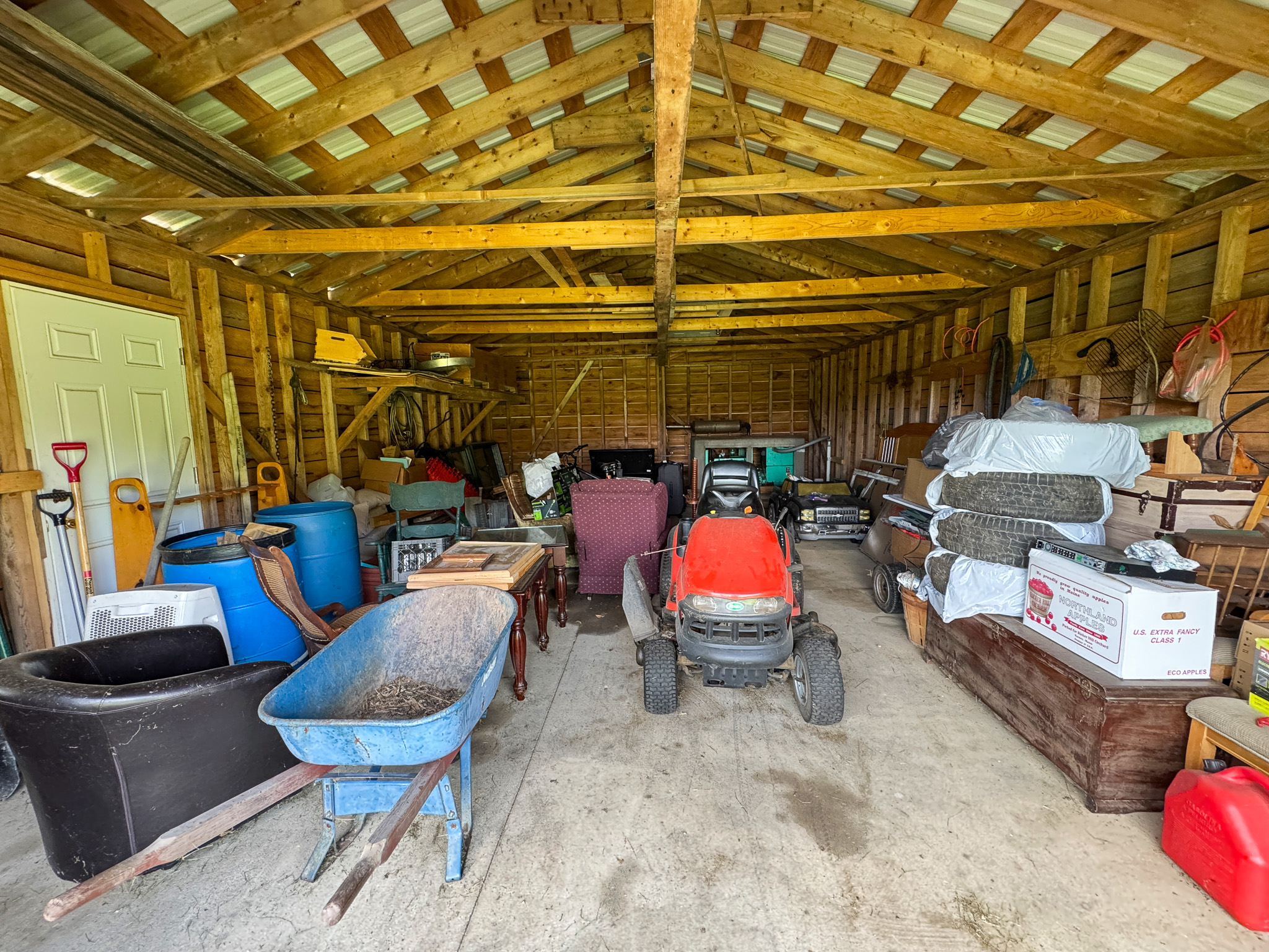 Off-Grid Log Home on 33.4 Acres