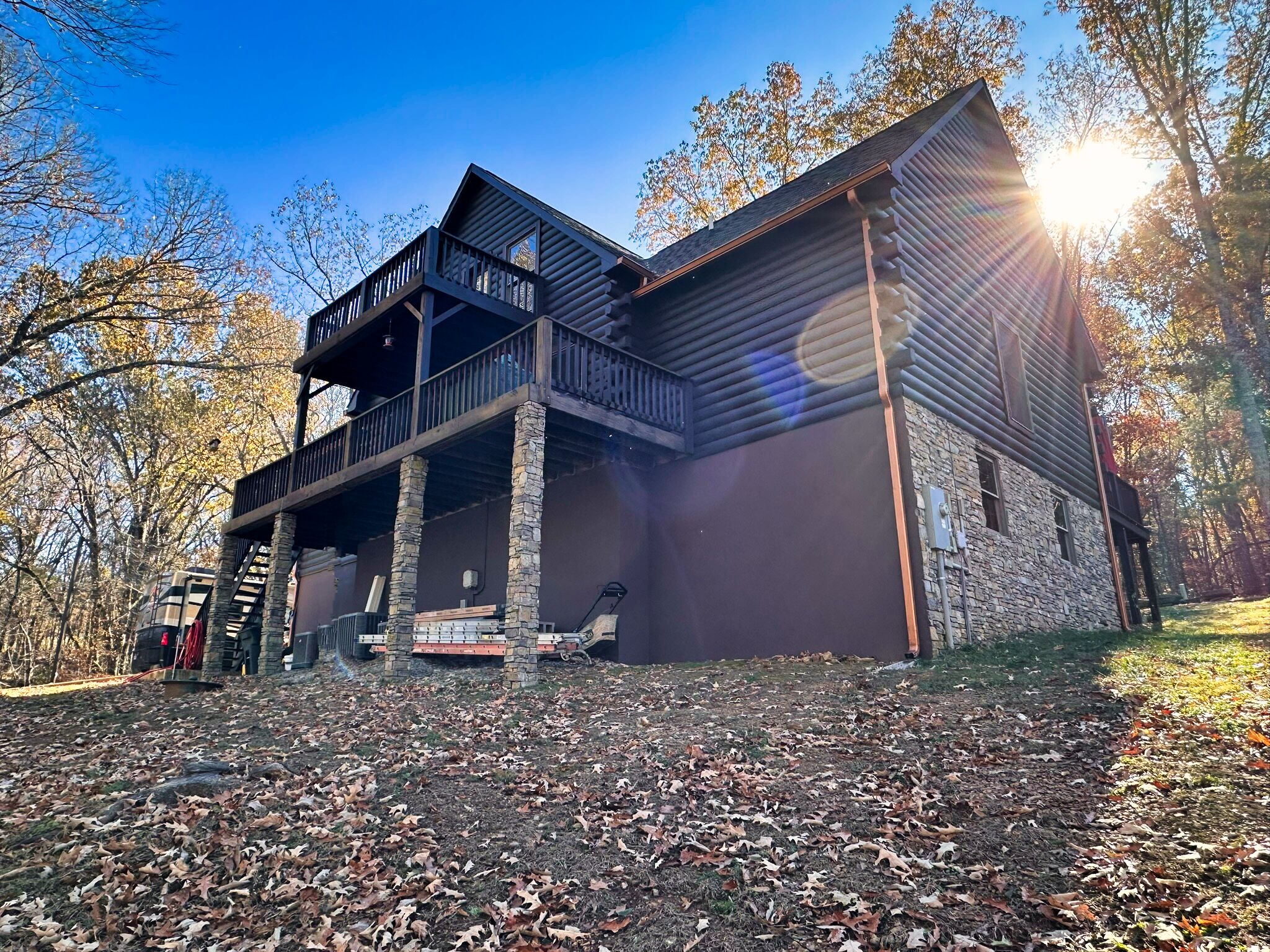 RIVER FRONT HOME W/ UNRESTRICTED ACREAGE FOR SALE IN TN ON TENNESSEE RIVER, DEER & TURKEY HUNTING