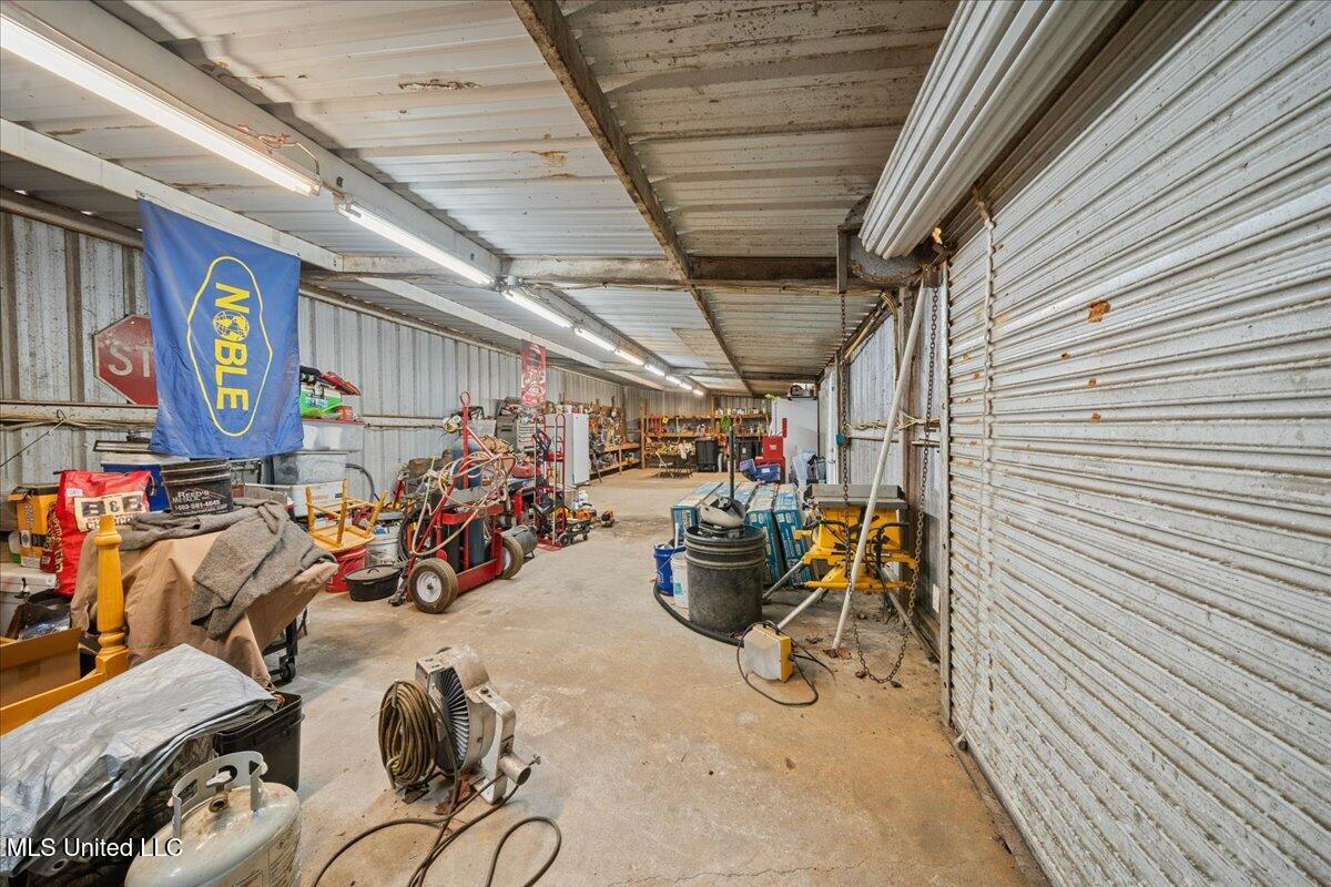 Pike Co Home with 125 Acres in North Pike School District