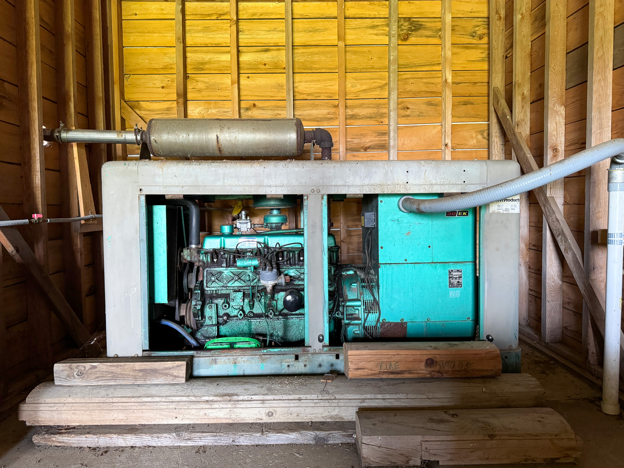 Off-Grid Log Home on 33.4 Acres