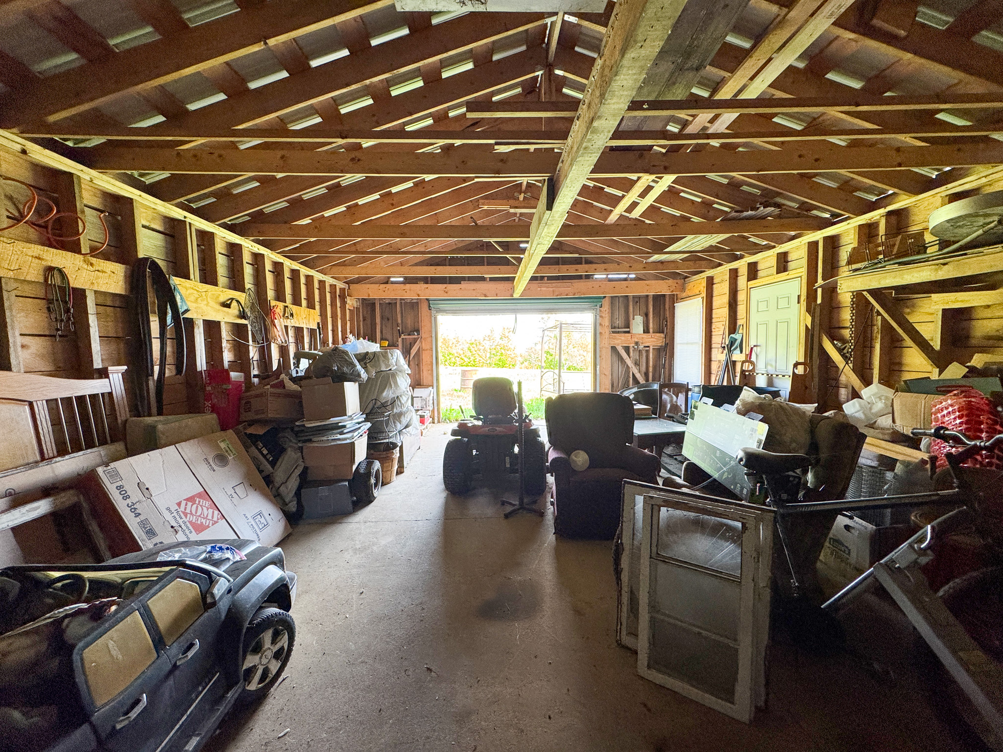 Off-Grid Log Home on 33.4 Acres