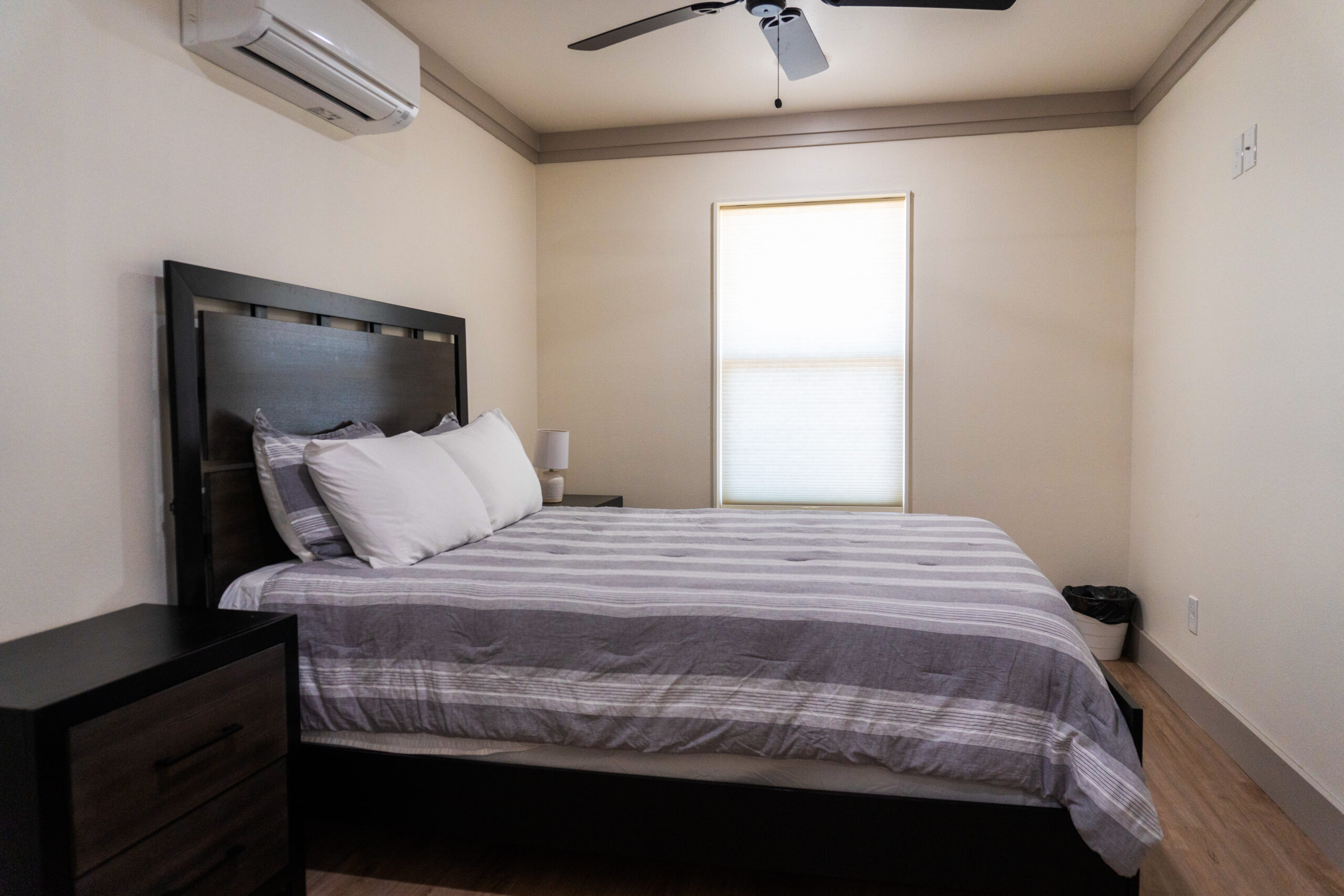 Luxury Barndominium, Guest Cabins & Hunting Land