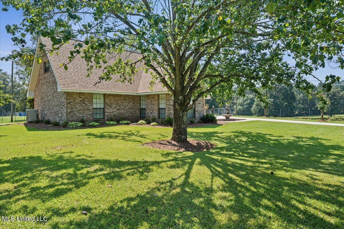 Pike Co Home with 125 Acres in North Pike School District