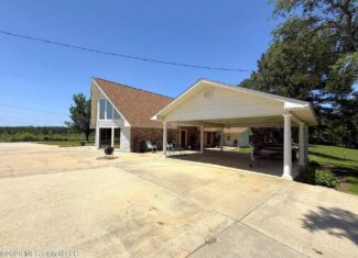 Pike Co Home with 125 Acres in North Pike School District