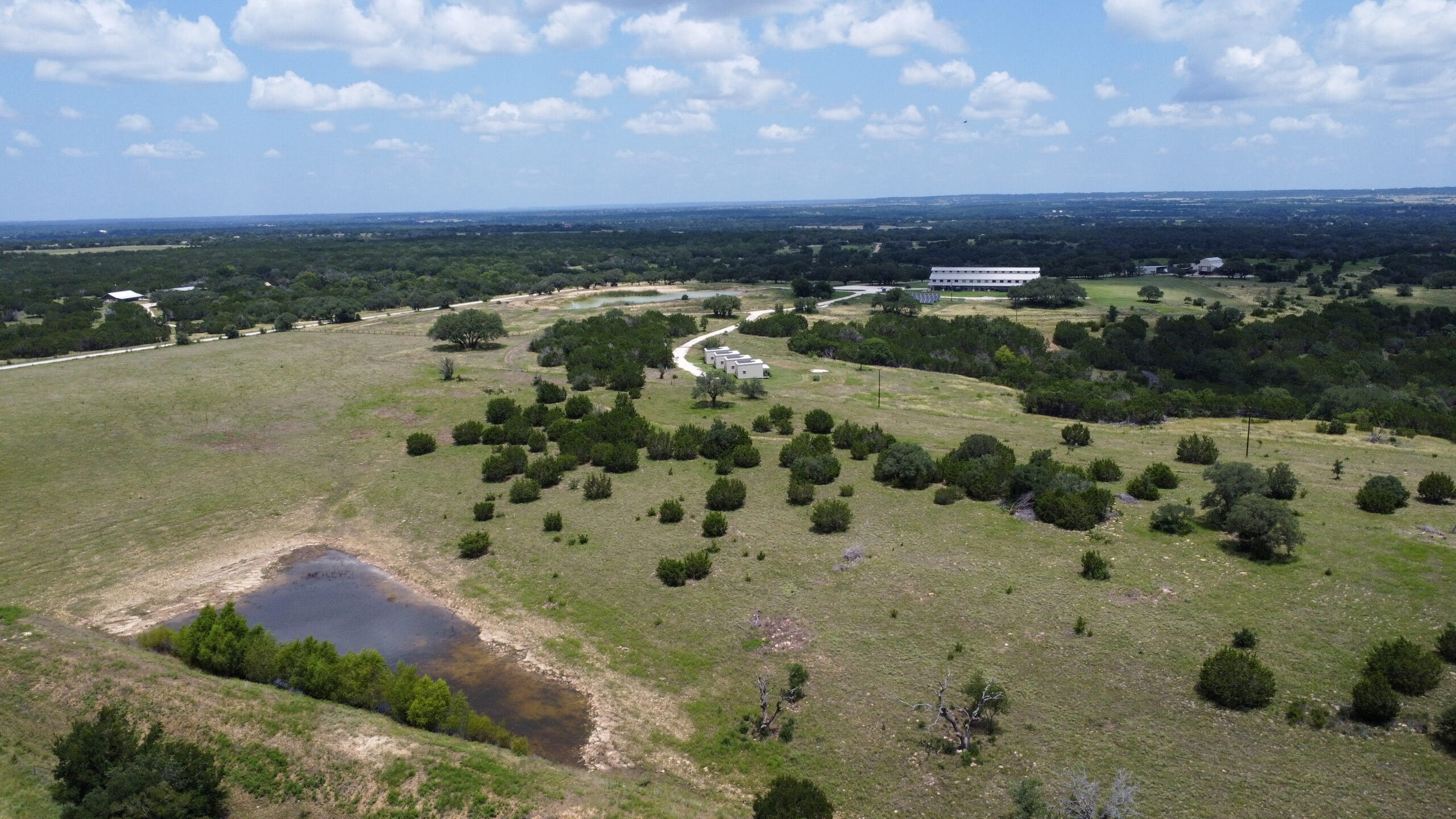 Luxury Barndominium, Guest Cabins & Hunting Land