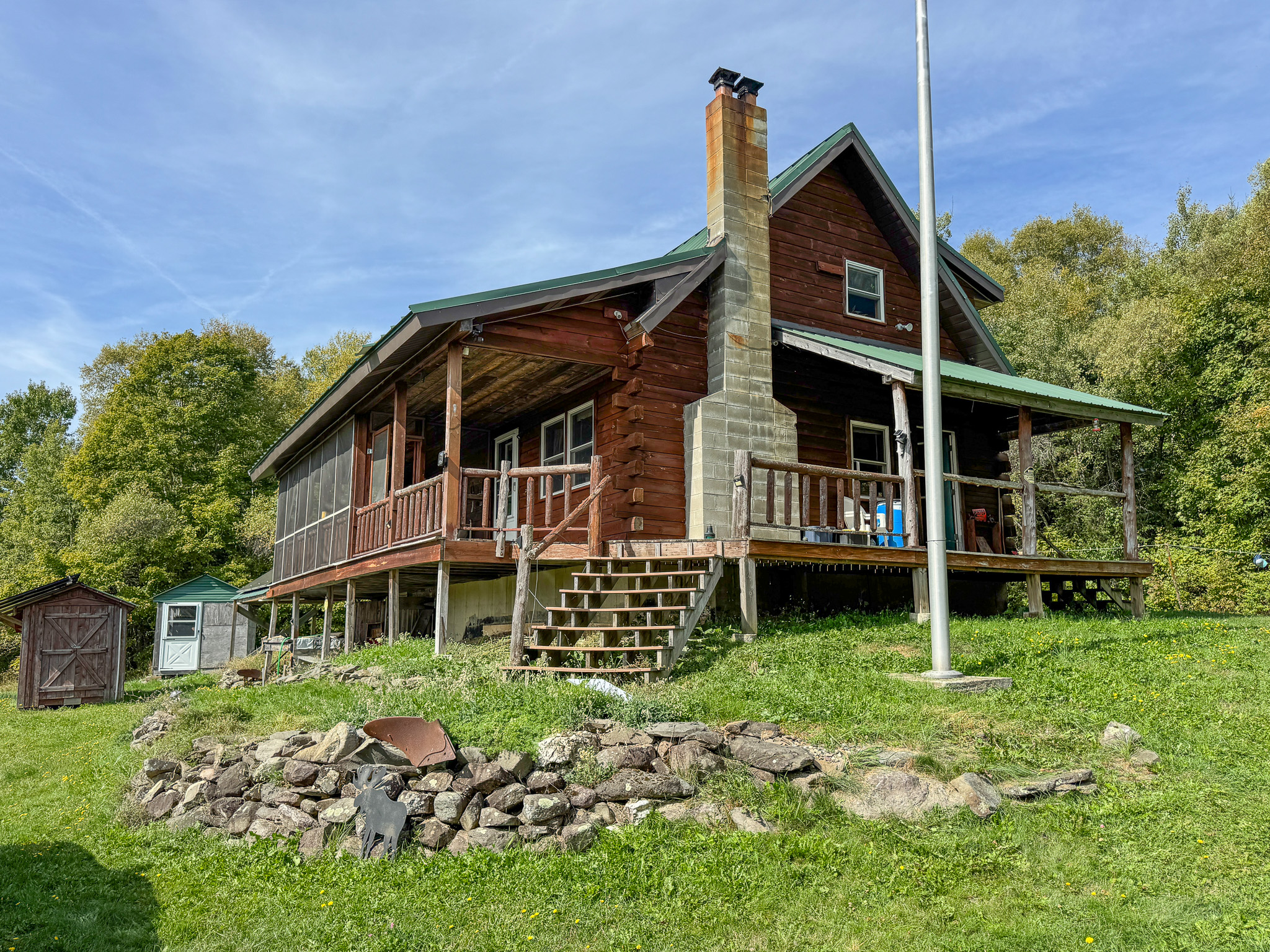Off-Grid Log Home on 33.4 Acres