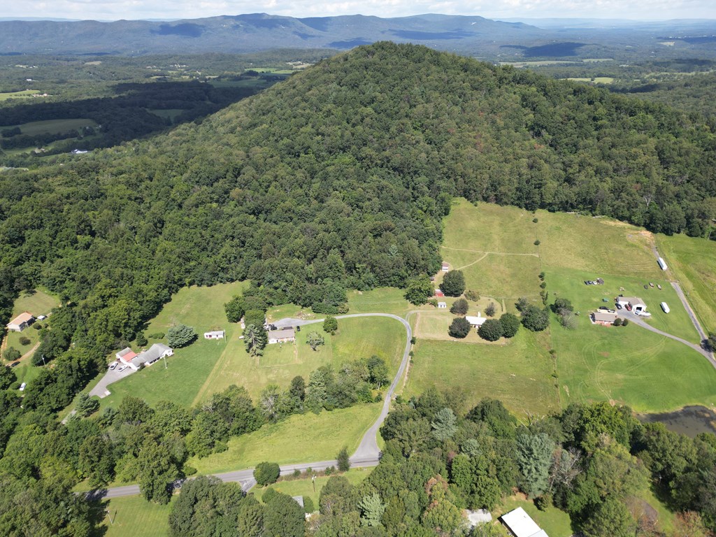 Round Mountain Retreat with Panoramic Views