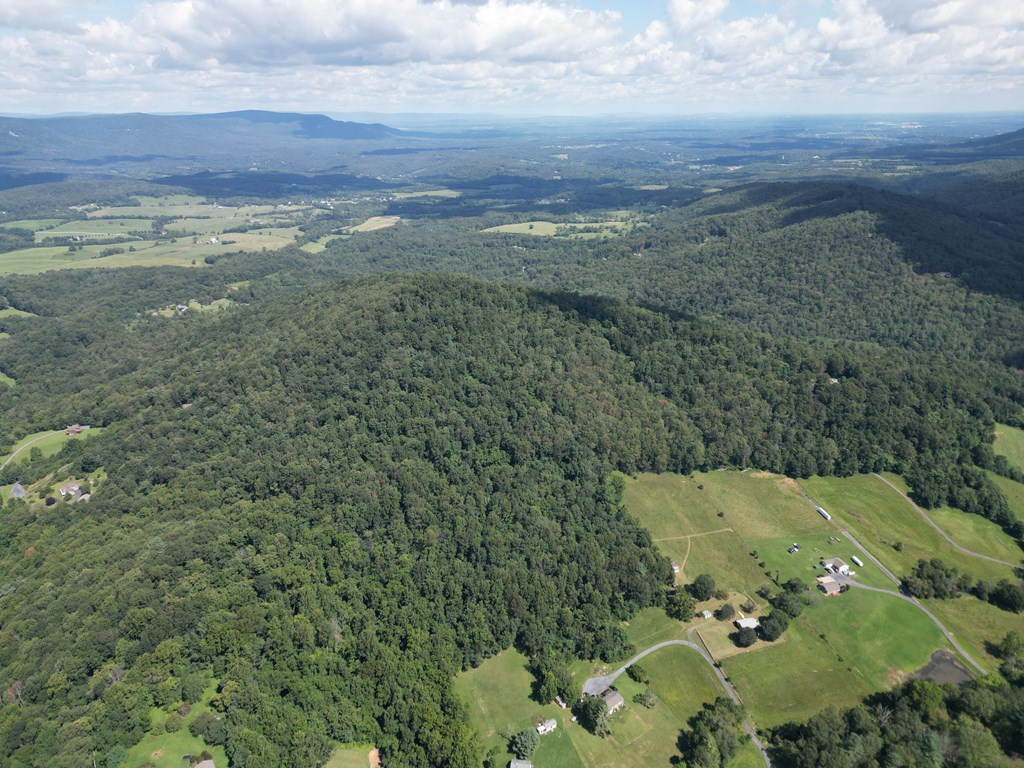 Round Mountain Retreat with Panoramic Views