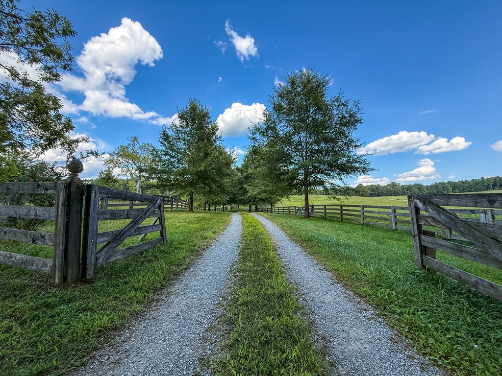 Historic Buckshoal Farm: Hunting, Fishing & Legacy Living