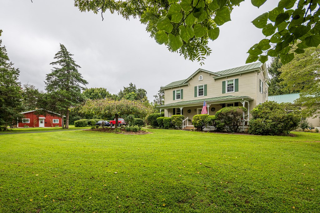 Modern Comfort Meets Rural Charm – Recreation Paradise