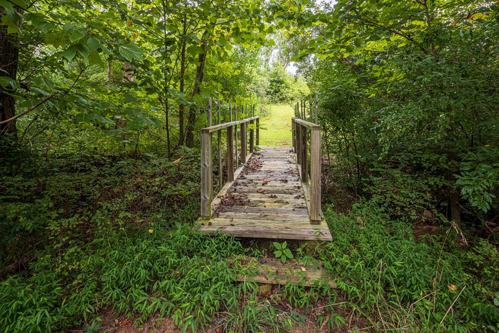 Modern Comfort Meets Rural Charm – Recreation Paradise