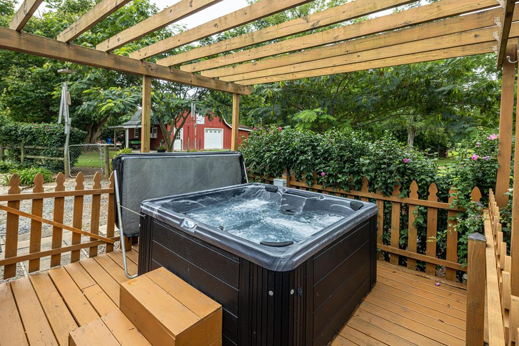 Modern Comfort Meets Rural Charm – Recreation Paradise