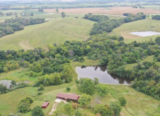 Spacious Home and Hunting on 24.5 Acres Just Outside of Bethany, MO