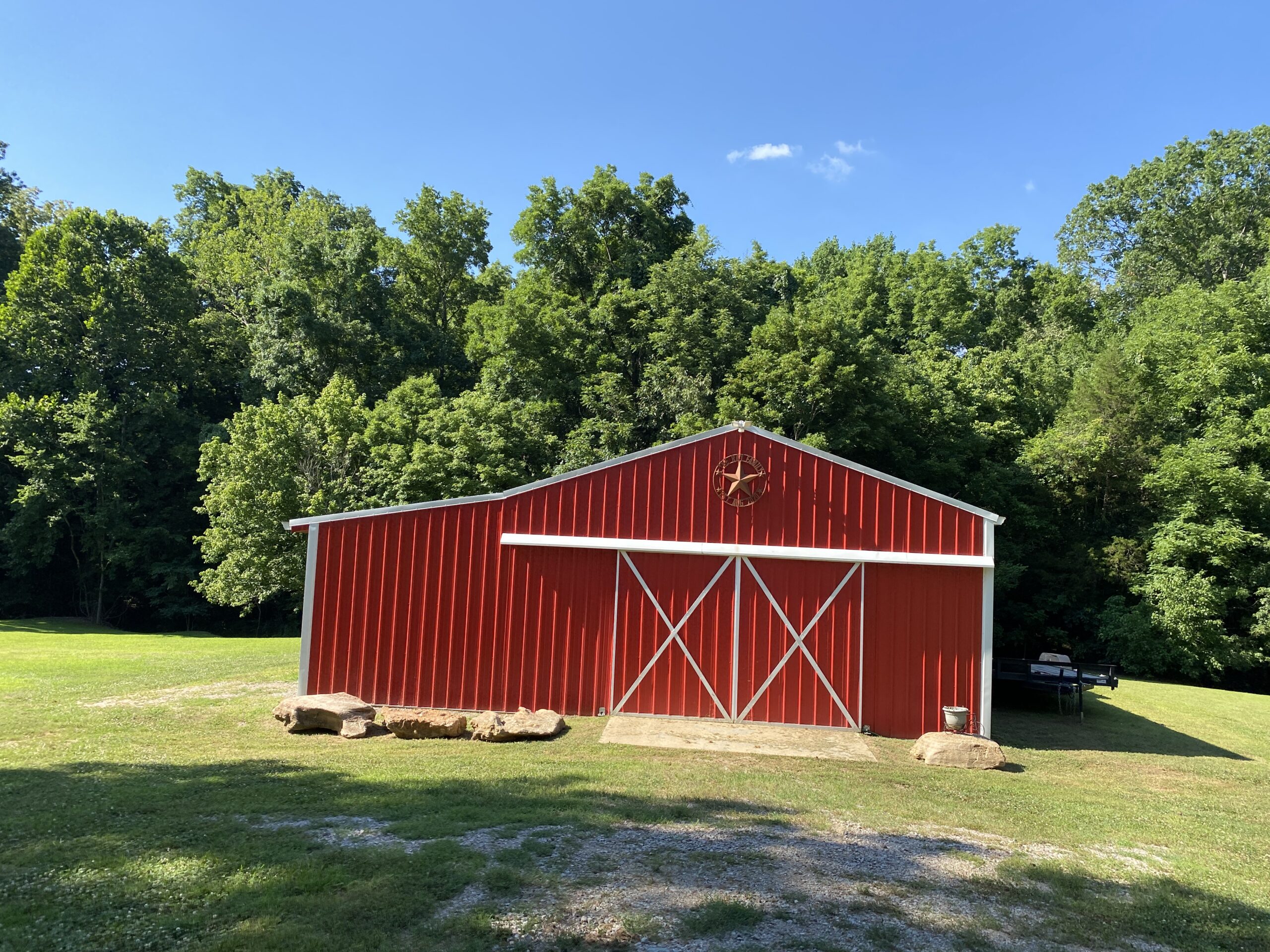RIVER FRONT HOME W/ UNRESTRICTED ACREAGE FOR SALE IN TN ON TENNESSEE RIVER, DEER & TURKEY HUNTING