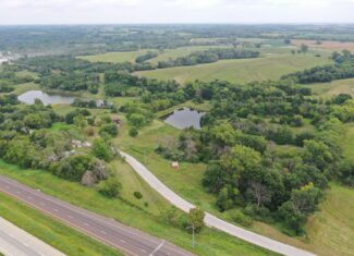 Spacious Home and Hunting on 24.5 Acres Just Outside of Bethany, MO