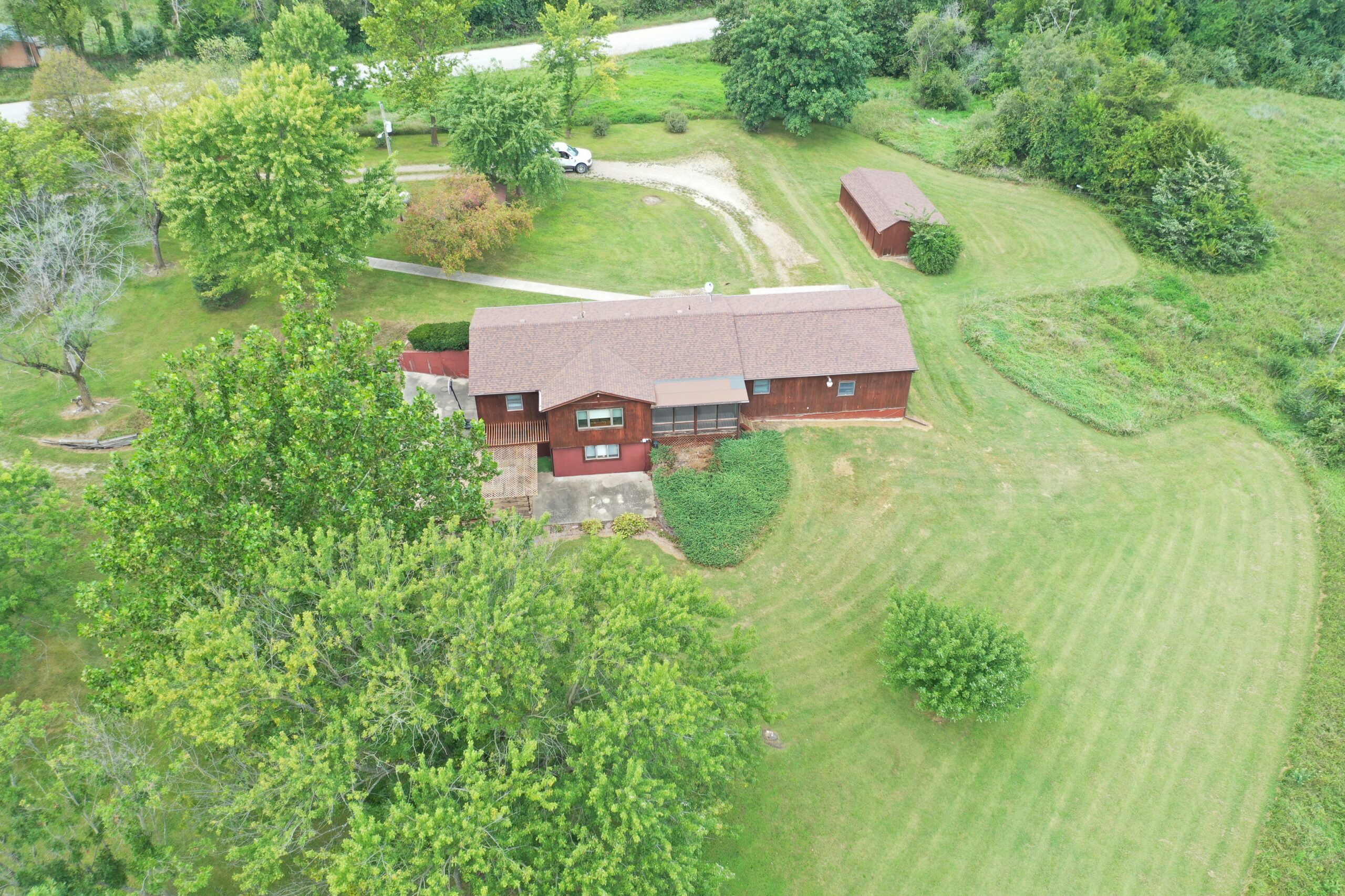 Spacious Home and Hunting on 24.5 Acres Just Outside of Bethany, MO