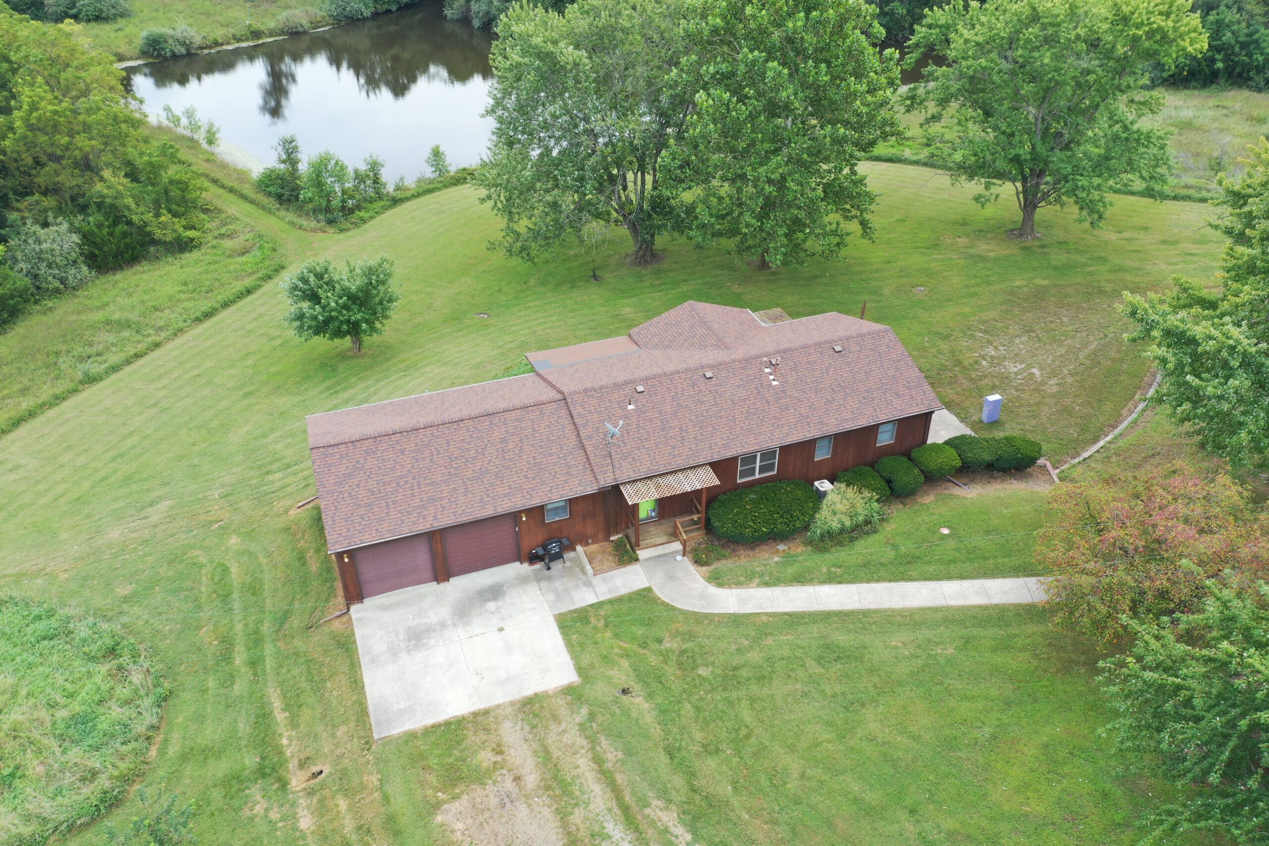 Spacious Home and Hunting on 24.5 Acres Just Outside of Bethany, MO