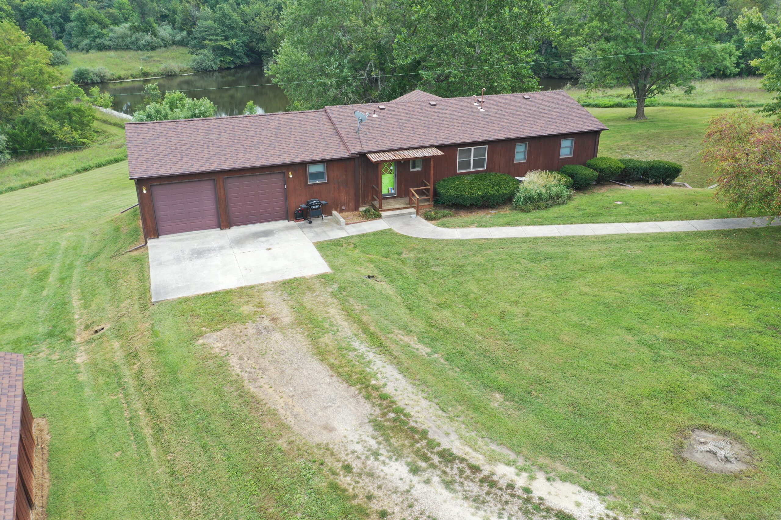 Spacious Home and Hunting on 24.5 Acres Just Outside of Bethany, MO